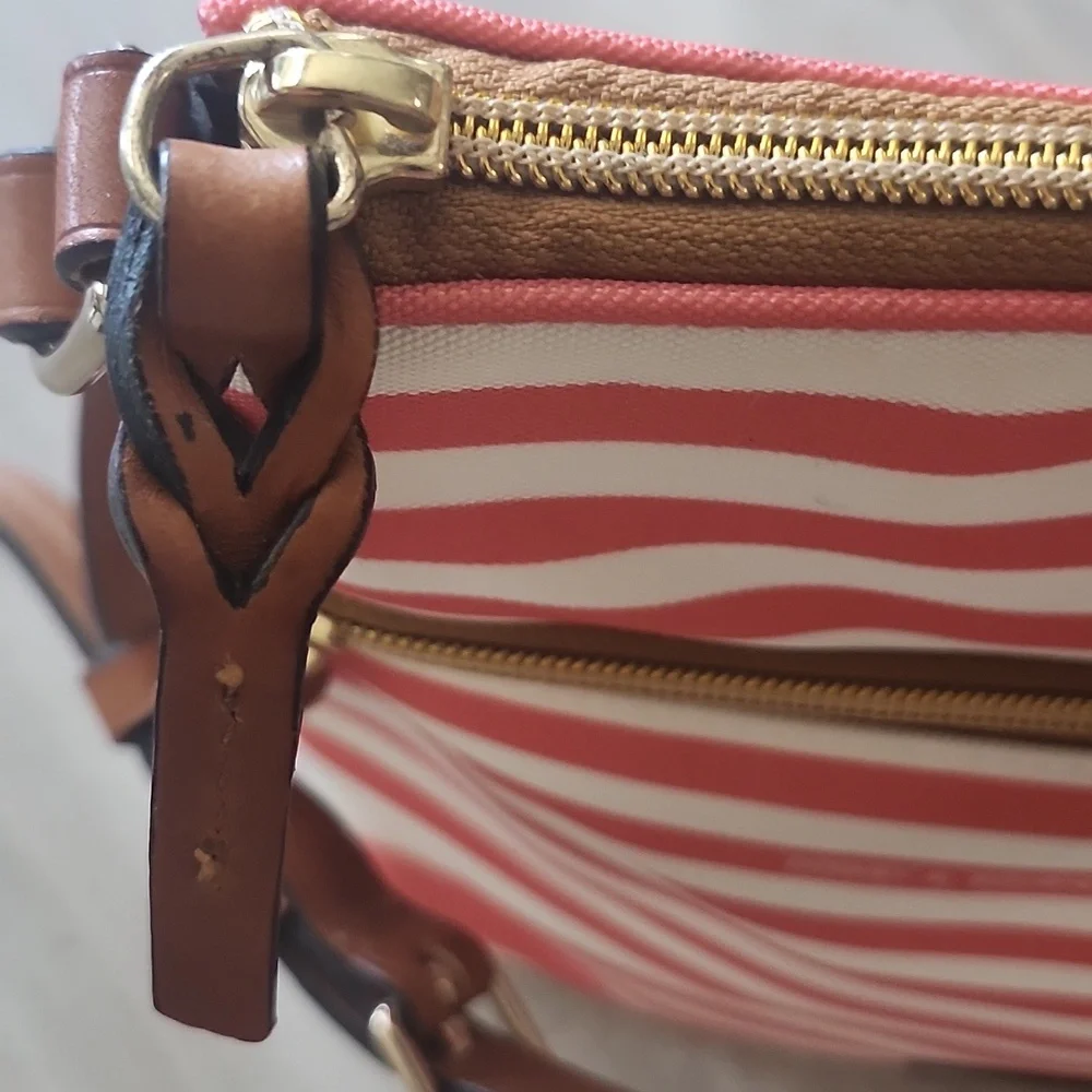 ☆SALE ☆ Dooney & Bourke Sullivan Crossbody Pouchette Adj Crossbody Bag - Picture 7 of 16